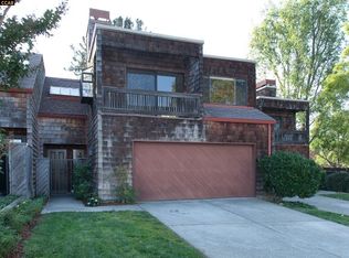 570 Monarch Ridge Dr, Walnut Creek, CA 94597