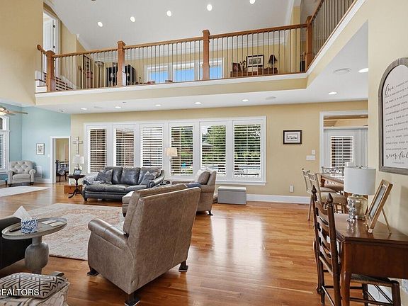 4th image of 1919 Northwood Dr