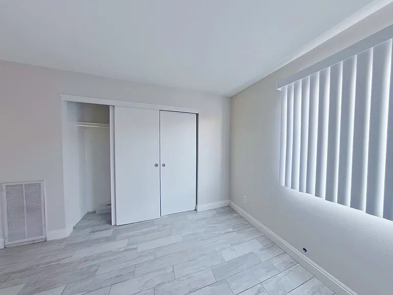 1640 Athol Ave — Photo 2