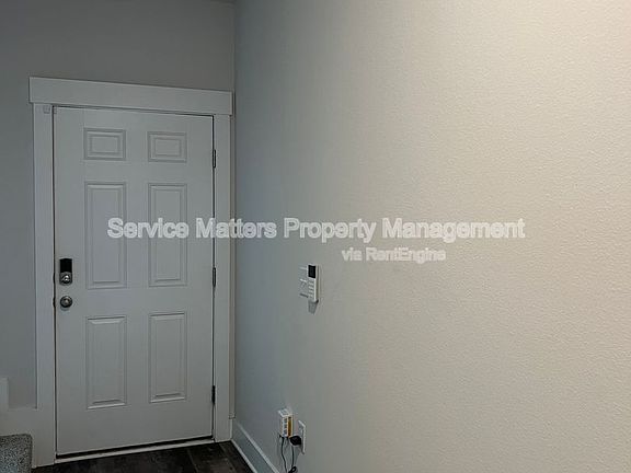 3rd image of 1615 Iroquois Ct