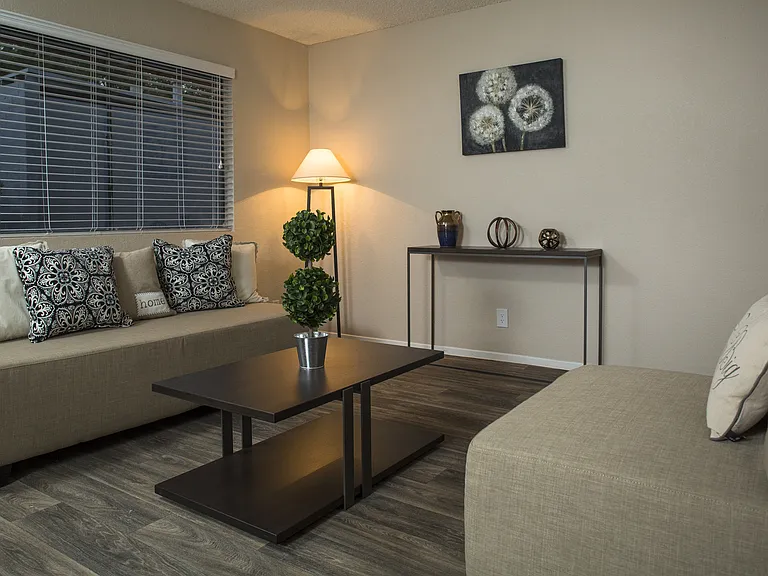 Fifteen 50 Apartments — Photo 39