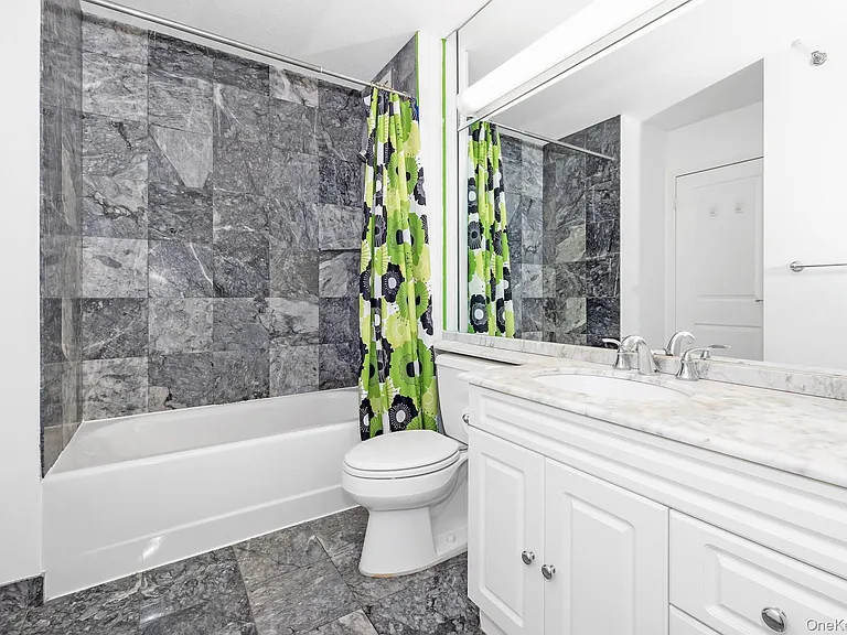 4 Martine Ave #1120 — Photo 18