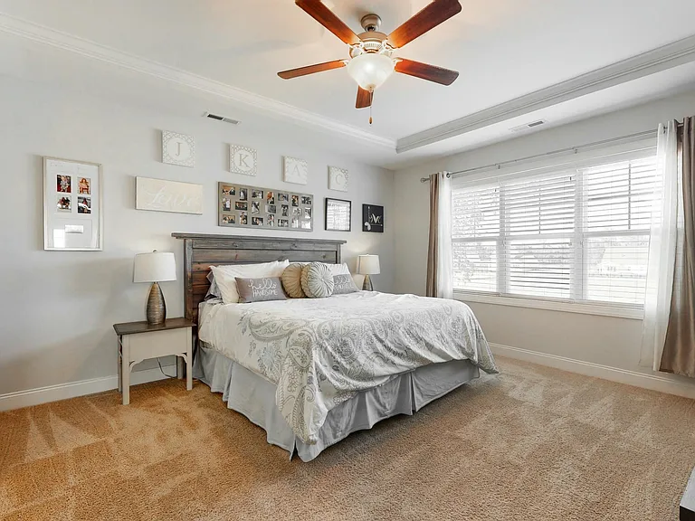 562 W Craftsman Way — Photo 33