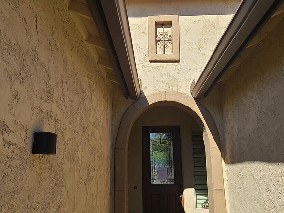 4th image of 2611 E Josephine View Dr