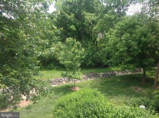 14321 Climbing Rose Way APT 201, Centreville, VA 20121