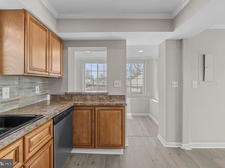 2528 Wendover Rd #B — Photo 15