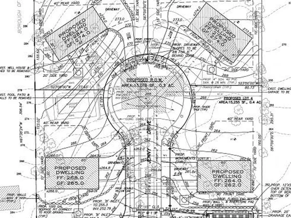 2 Everson Dr, Waldwick, NJ 07463