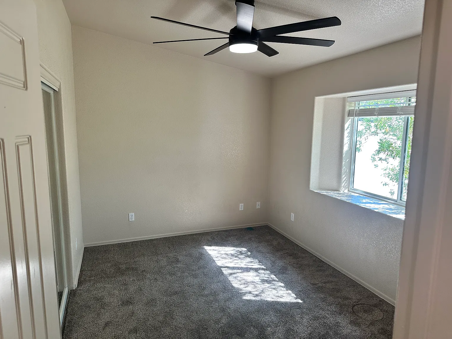 2 bed, 1098 sqft, $1,400 — Photo 4