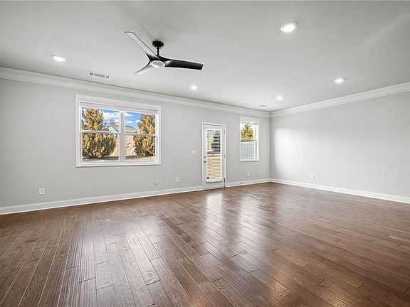 4th image of 2502 Pearl Ridge Trce