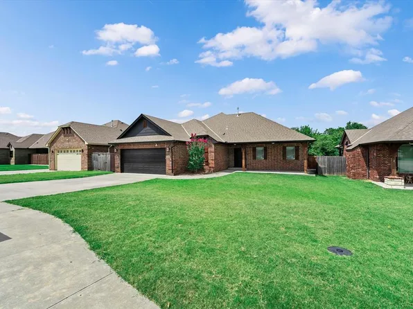 233 Timber Ln, Harrah, OK 73045