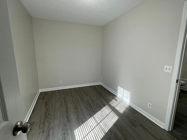 1708 Underwood St — Photo 8