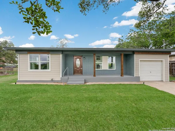 10246 Loop 106, Adkins, TX 78101