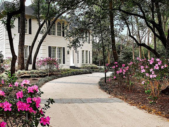 2nd image of 35 Misty Grove Cir