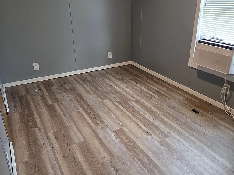403 Railroad Ave N — Photo 5