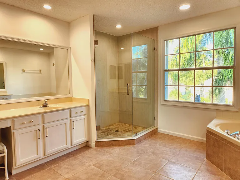 15188 Oak Chase Ct — Photo 21