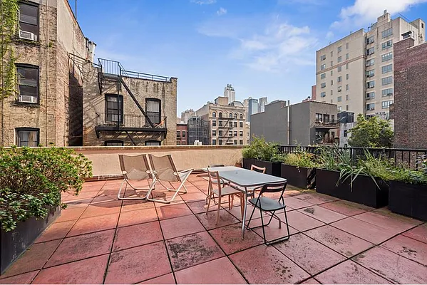 Rented by Douglas Elliman | media 22