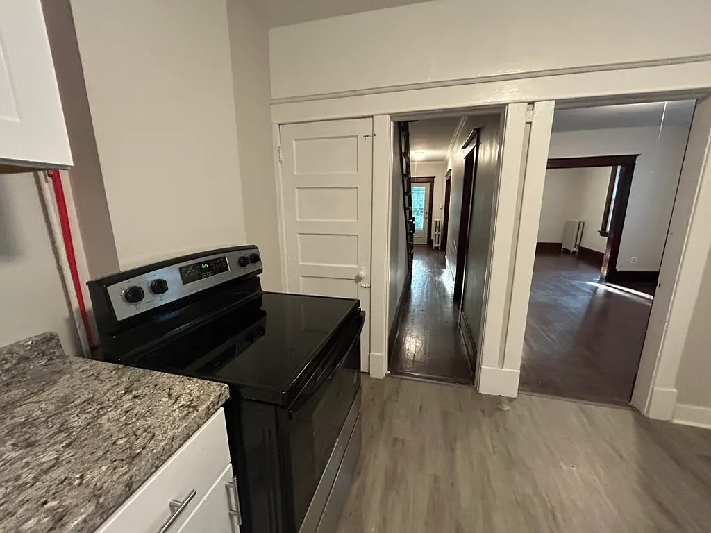 8-10 Scammell Avenue - 2 — Photo 2