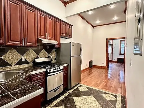 219 Franklin St #1, Brooklyn, NY 11222