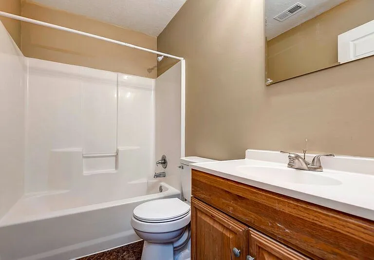 652 N Belview Ave #B — Photo 12