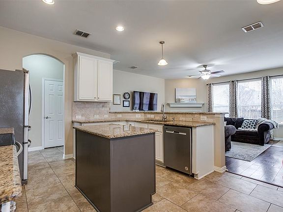5th image of 5605 Blue Spruce Ln