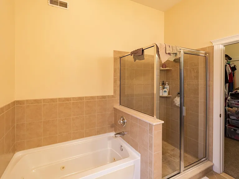 2242 Christian St — Photo 4