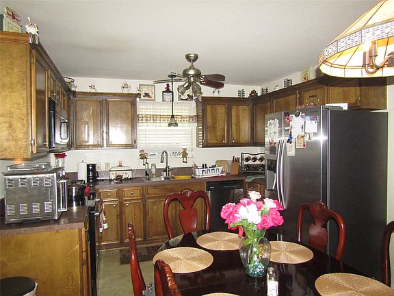 3rd image of 109 E Drane Ave