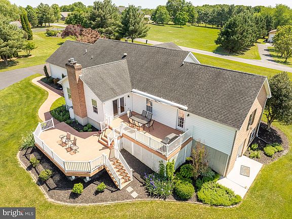 3rd image of 655 Ashton Dr