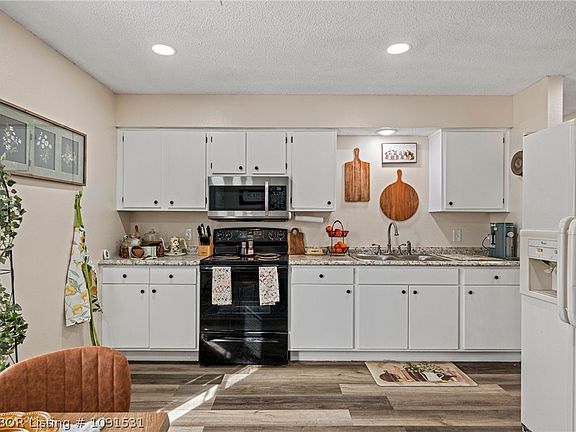 5th image of 608 Varner Dr