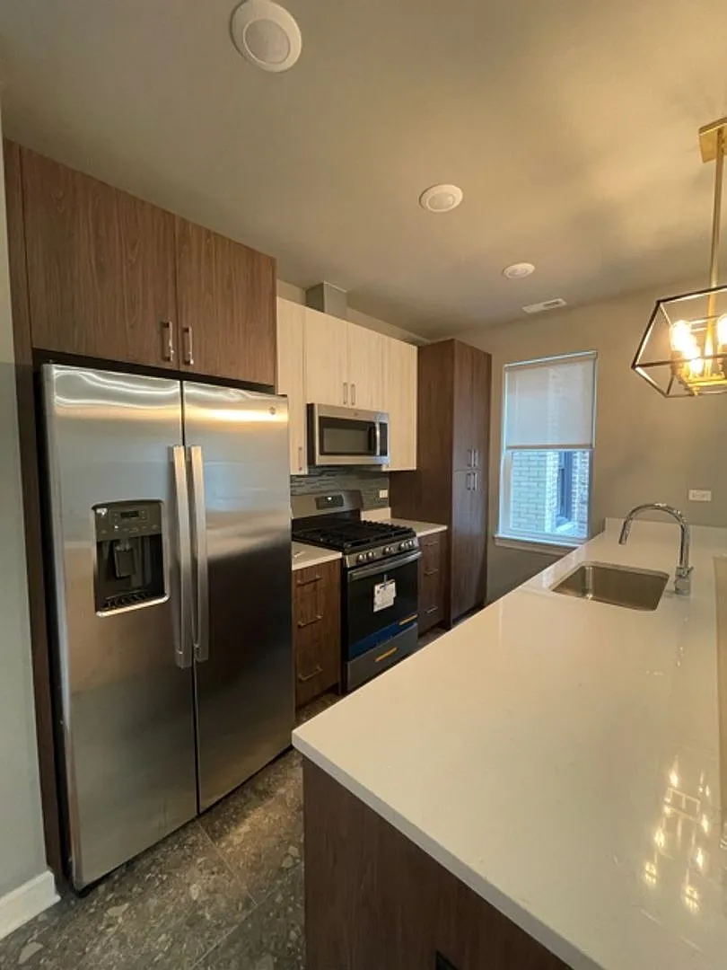 6204 S. Kimbark — Photo 2