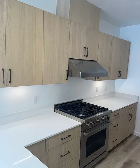 230 Hamilton — Photo 11