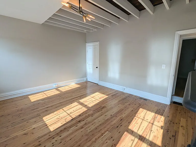 5109 Holmes St — Photo 17
