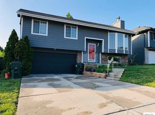 8354 Hanover St, Omaha, NE 68122