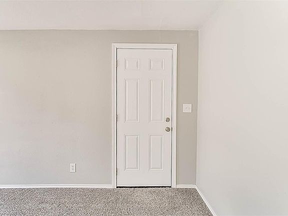 3rd image of 5513 Dartmouth Ave