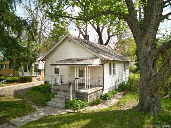 20426 Salem St, Detroit, MI 48219