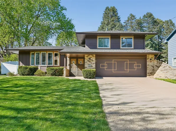 6509 Franklin Ave, Windsor Heights, IA 50324