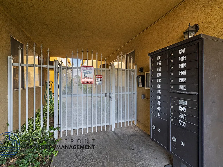 11714 Bellflower Blvd — Photo 5