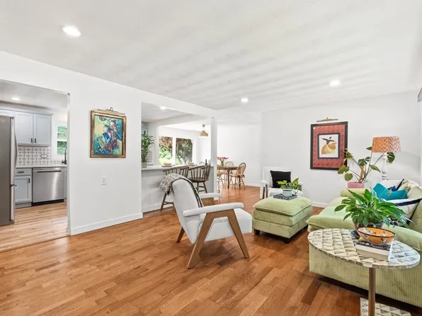 38 Ruthellen Rd, Chelmsford, MA 01824