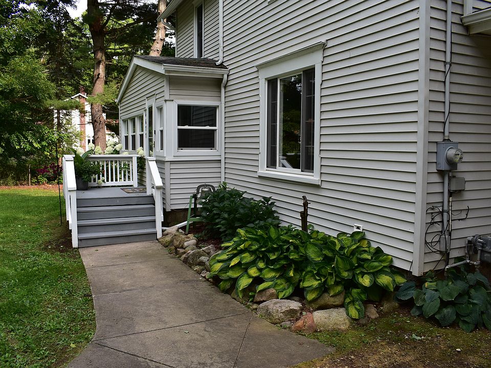 4677 W Hickory Rd, Hickory Corners, MI 49060 Zillow