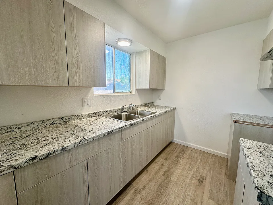 2125 Injo Dr #10