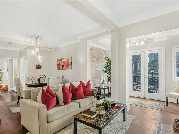 2840 Peachtree Rd NW APT 301, Atlanta, GA 30305