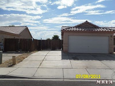 RV Parking in front of gate