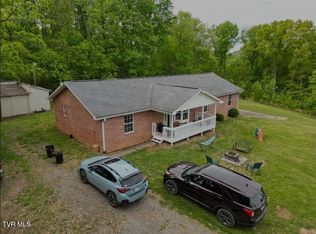 21426 Darlington Dr, Bristol, VA 24202
