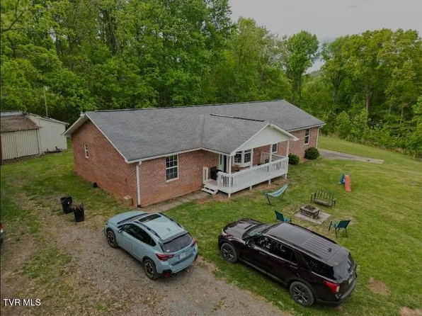 21426 Darlington Dr, Bristol, VA 24202
