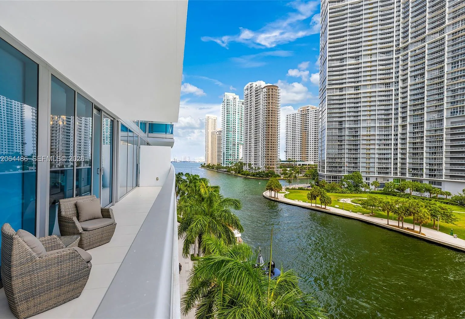 Epic West Condo — Photo 1