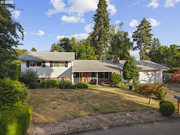 1324 NE Birchaire Ln, Hillsboro, OR 97124
