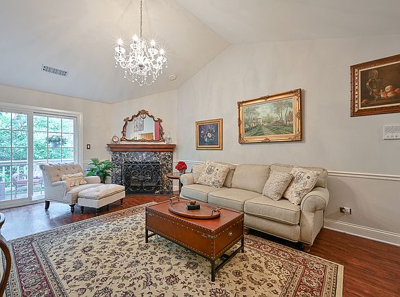 5th image of 1569 Sandhurst Ct APT B