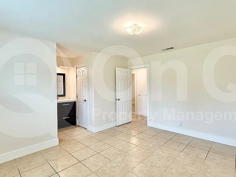 509 Greenway Dr — Photo 10