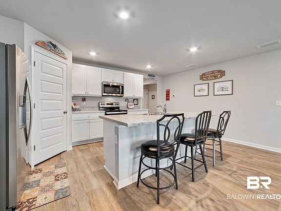 5th image of 17942 Lewis Smith Dr
