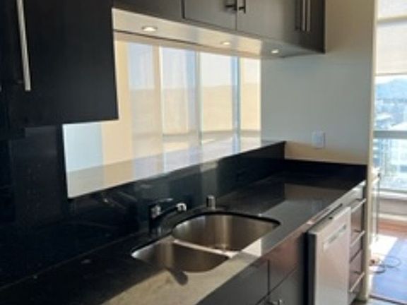 4th image of 300 3rd St APT 1412