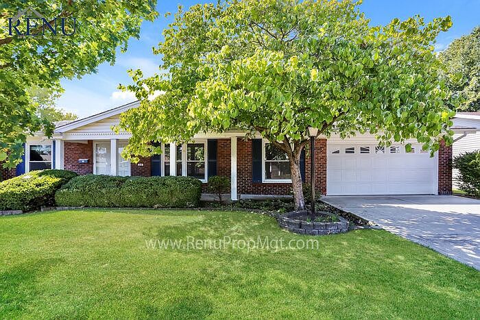 1st image of 658 Coachway Ln